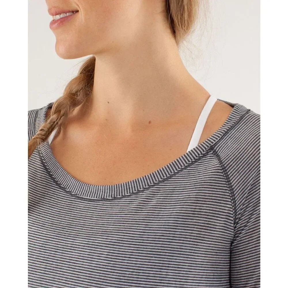 ✨Lululemon Presence Of Mind Long Sleeve Sz Medium Top✨